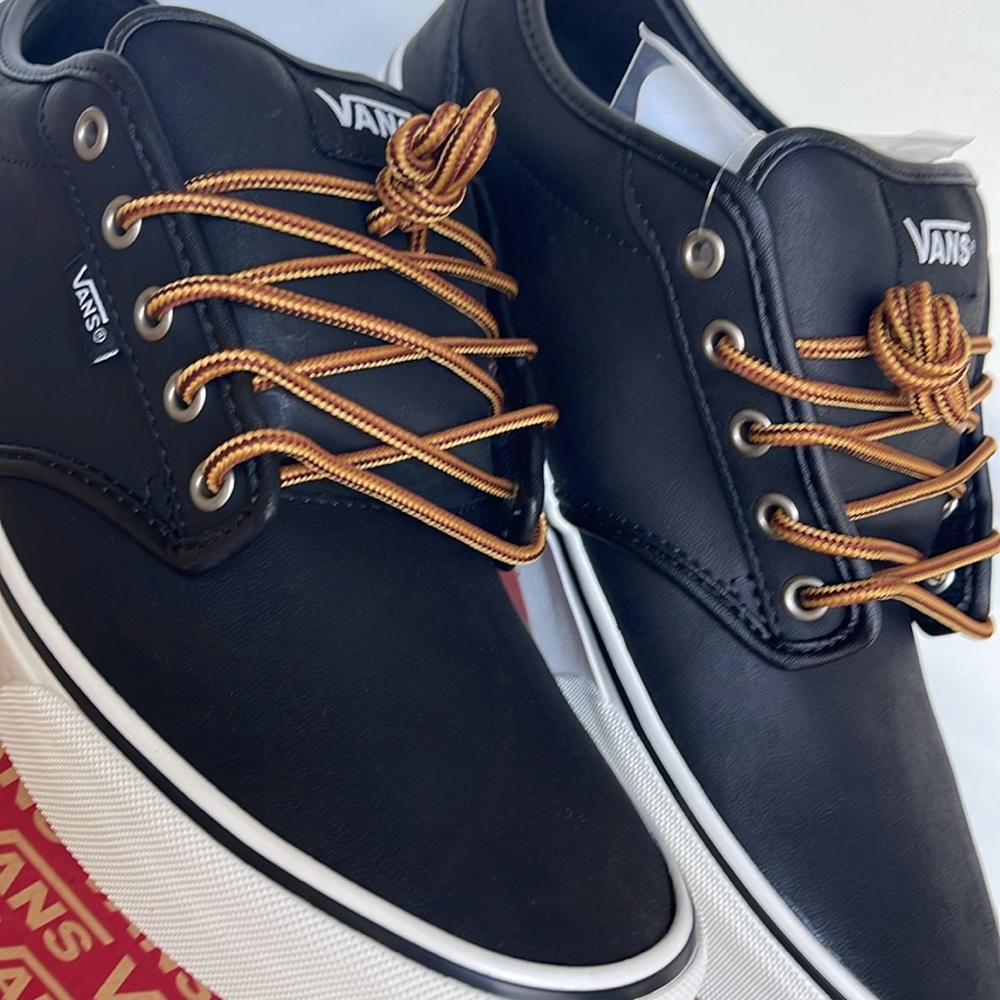 Vans Men’s Atwood (Leather)BIck/Mrshmllow
VN0A327L68X
Sneakers - Picture 7 of 16